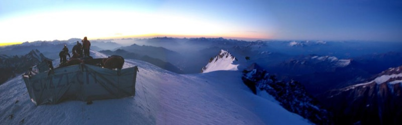 Illustration for article titled Mont Blanc Jacuzzi Party at 15,711 Feet Was Low on Oxygen, High on Booze